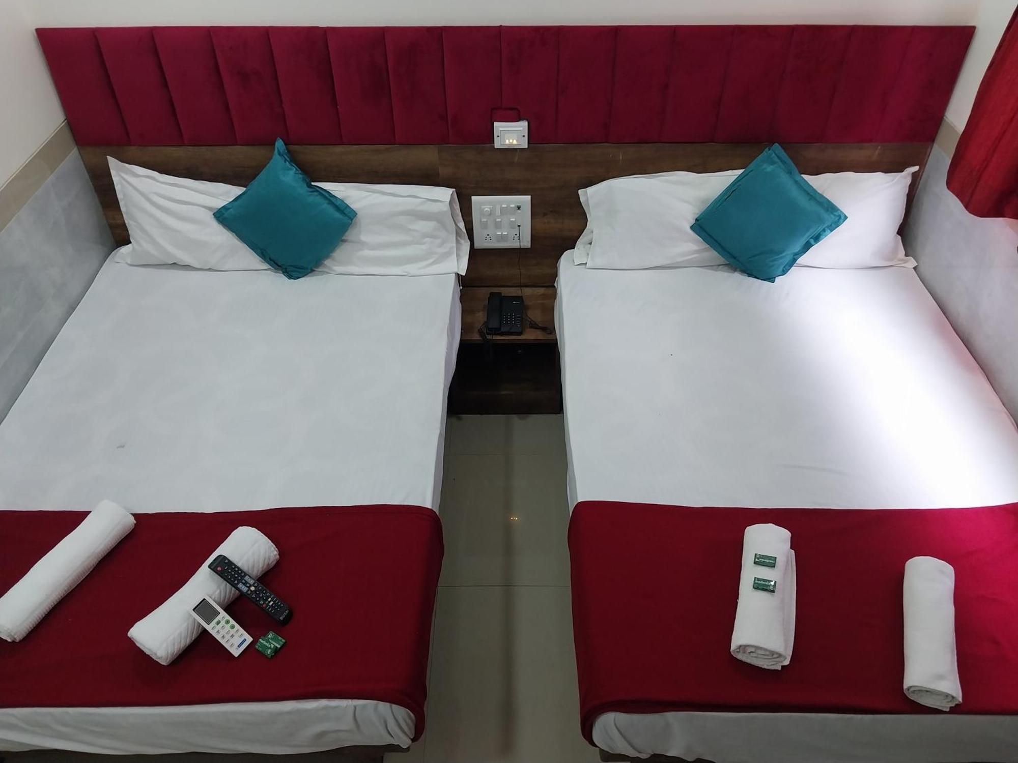 Hotel New Balaji Residency Mumbai Exterior photo