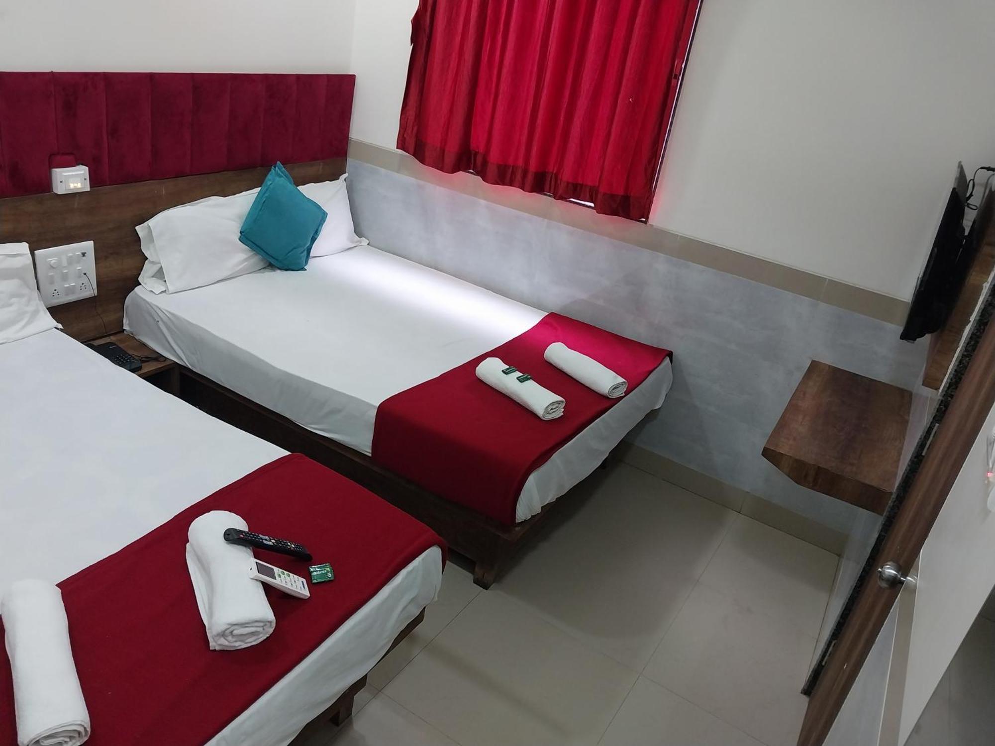 Hotel New Balaji Residency Mumbai Exterior photo