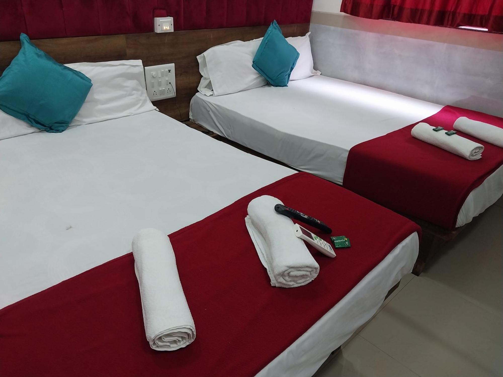 Hotel New Balaji Residency Mumbai Exterior photo