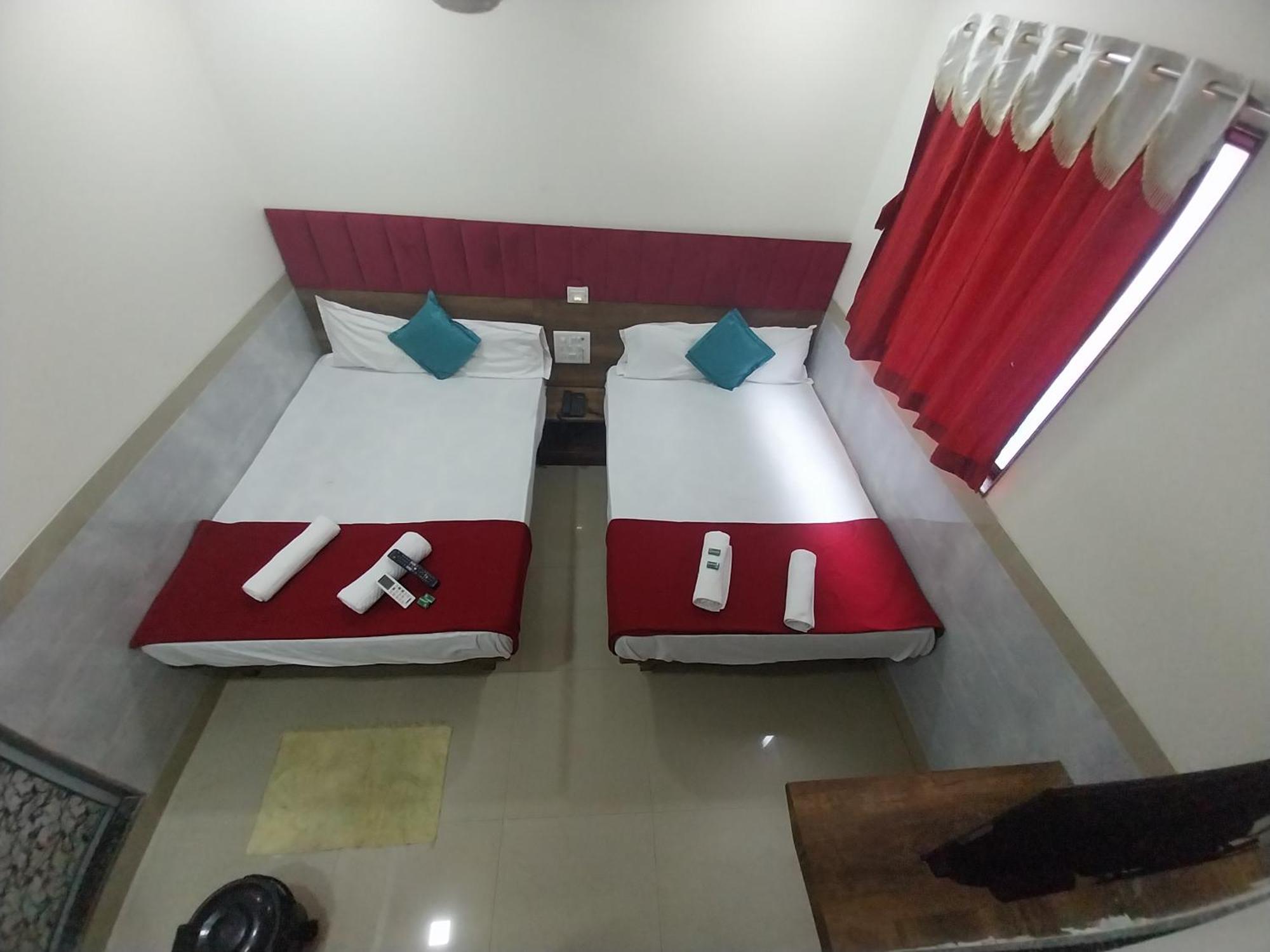 Hotel New Balaji Residency Mumbai Exterior photo