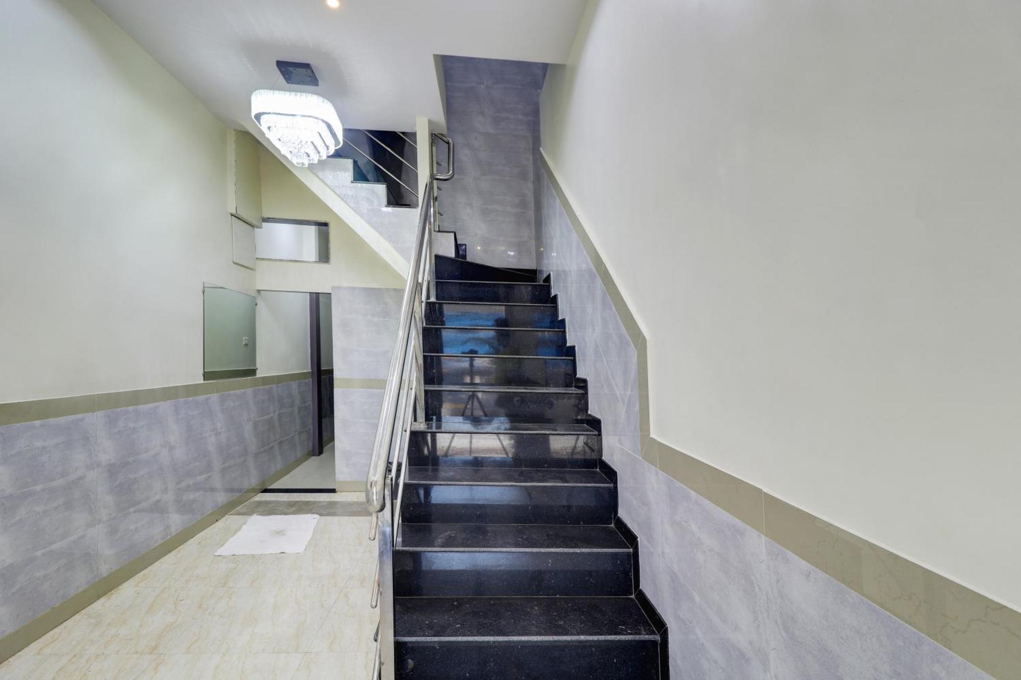 Hotel New Balaji Residency Mumbai Exterior photo